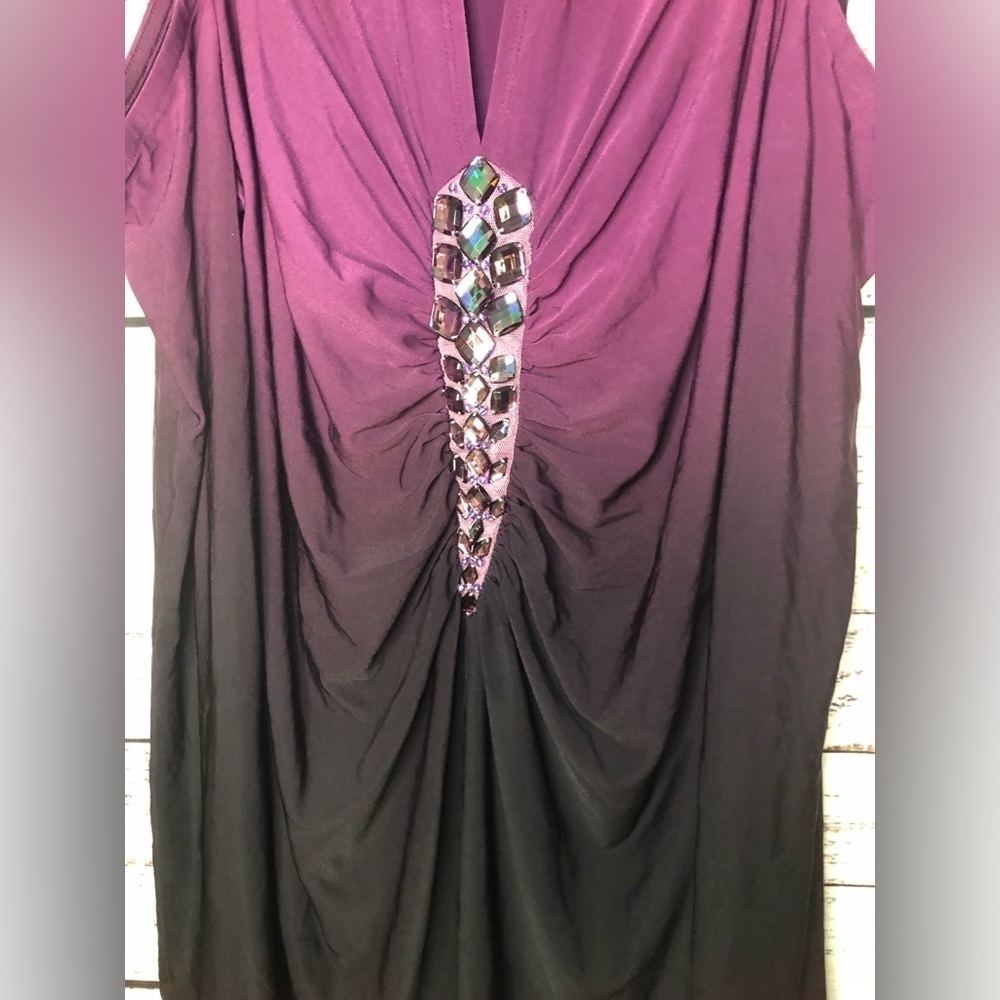 Multicolored Ruched Embellished Cold Shoulder Top - Picture 4 of 13